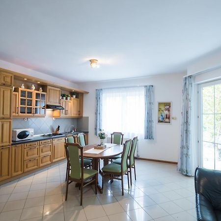 Gyorfi Apartmanhaz 자르마디 외부 사진