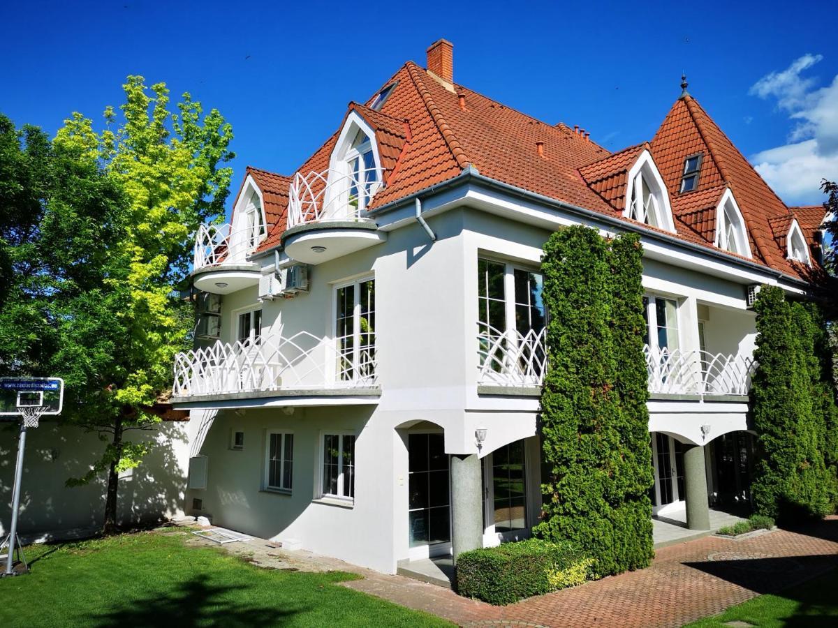 Gyorfi Apartmanhaz 자르마디 외부 사진