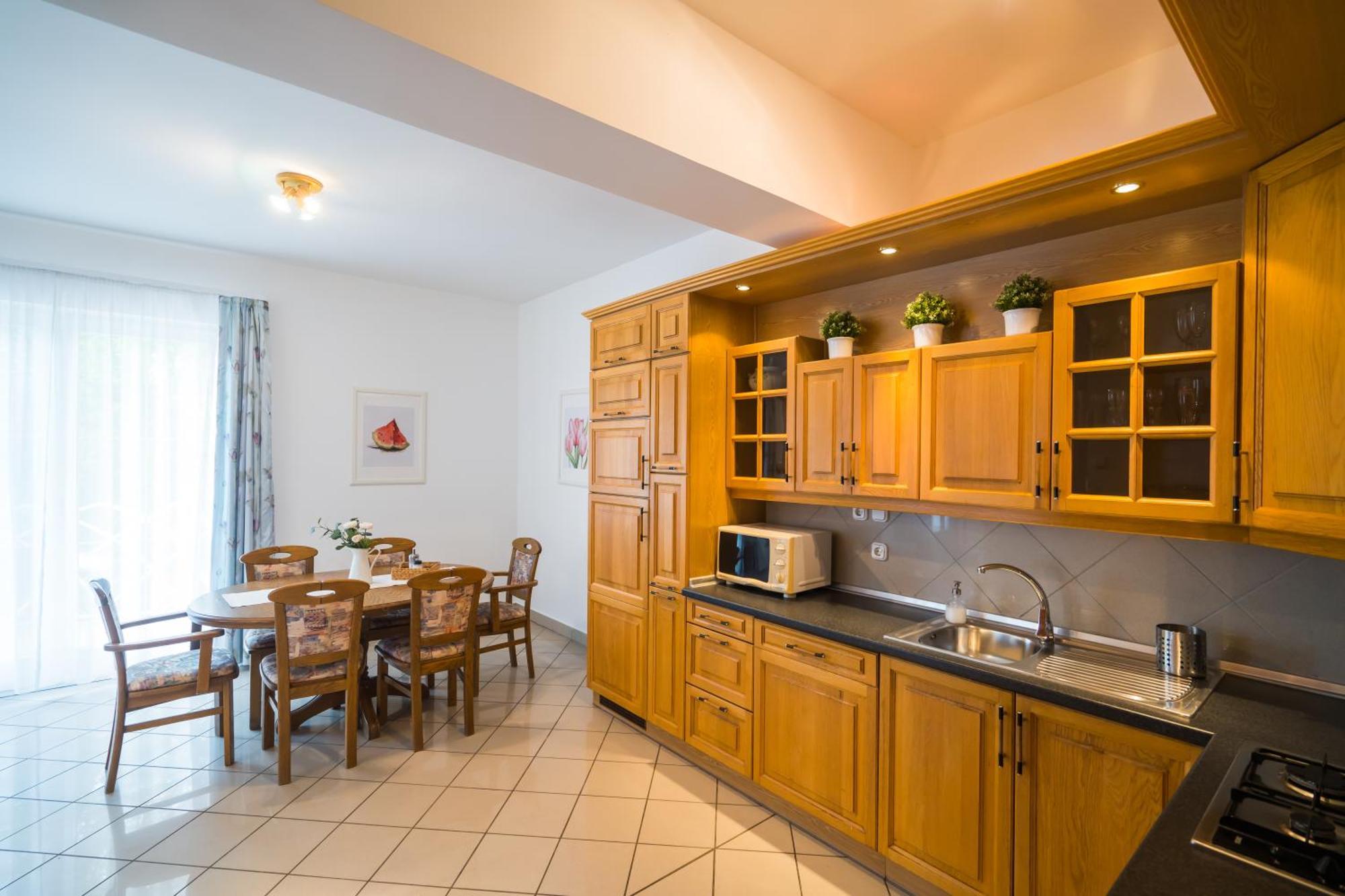Gyorfi Apartmanhaz 자르마디 외부 사진