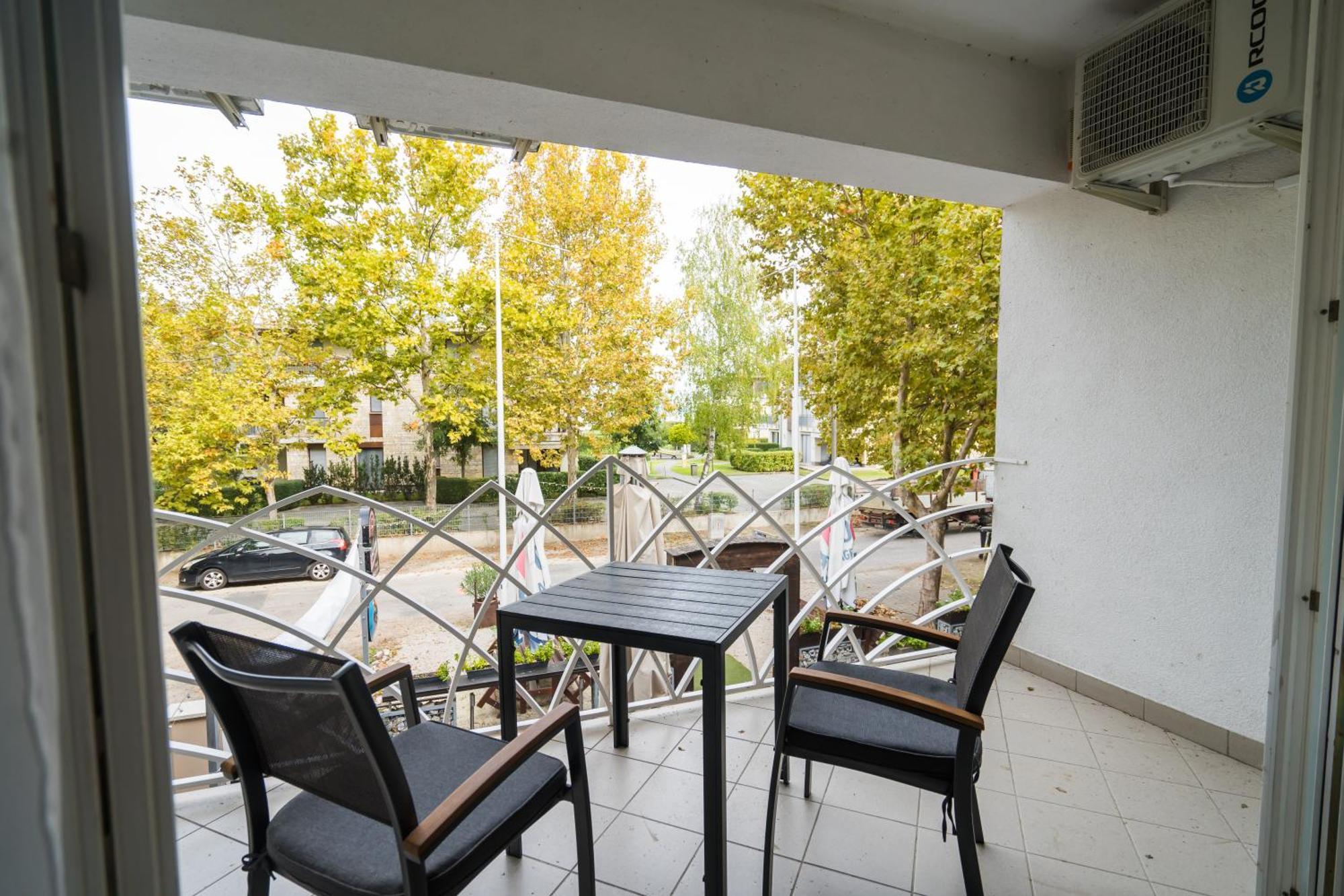 Gyorfi Apartmanhaz 자르마디 외부 사진