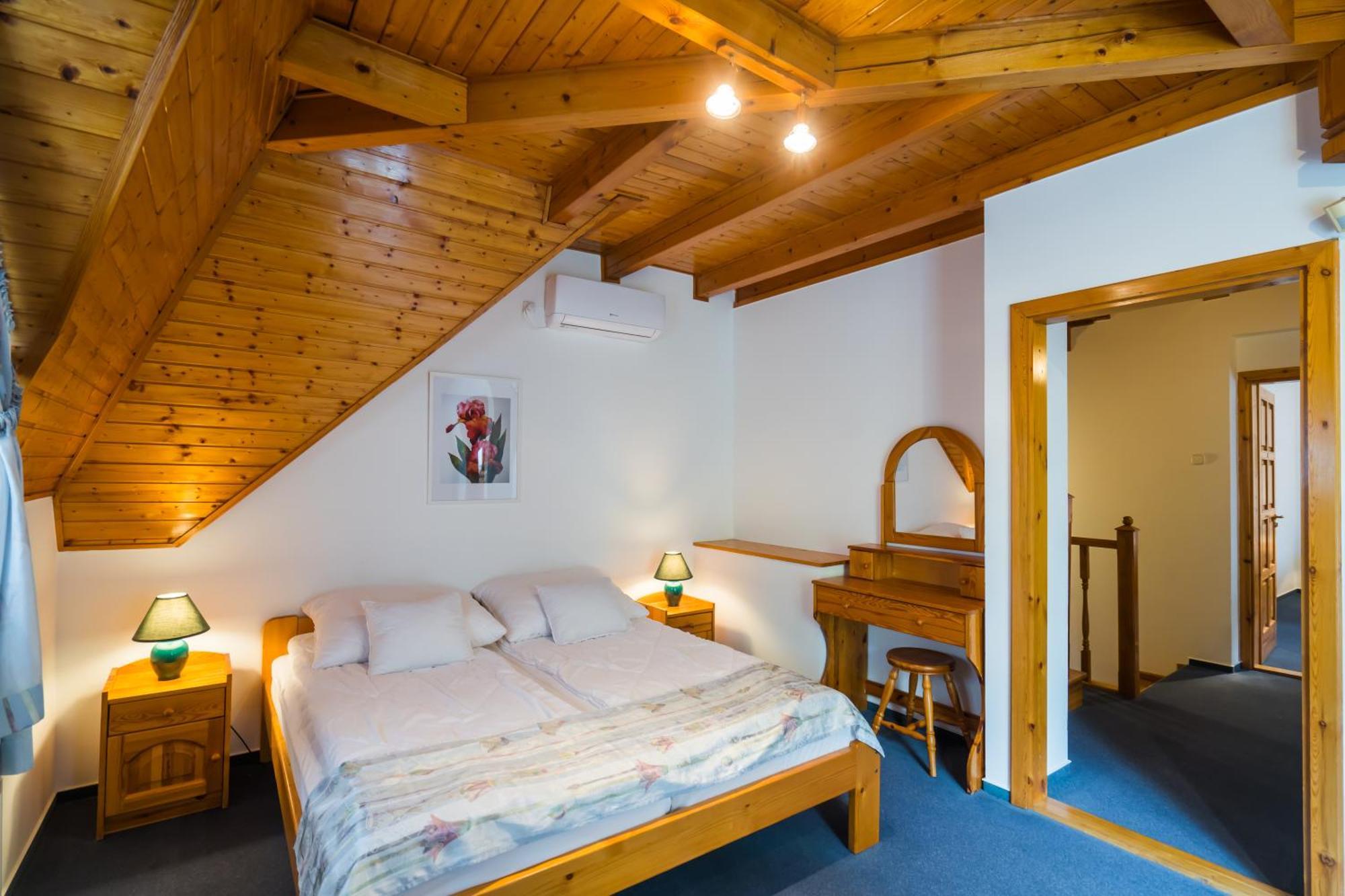 Gyorfi Apartmanhaz 자르마디 외부 사진
