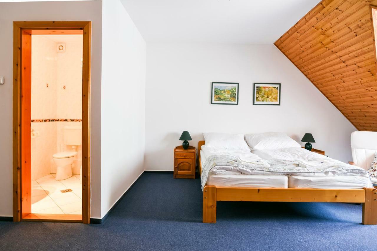 Gyorfi Apartmanhaz 자르마디 외부 사진