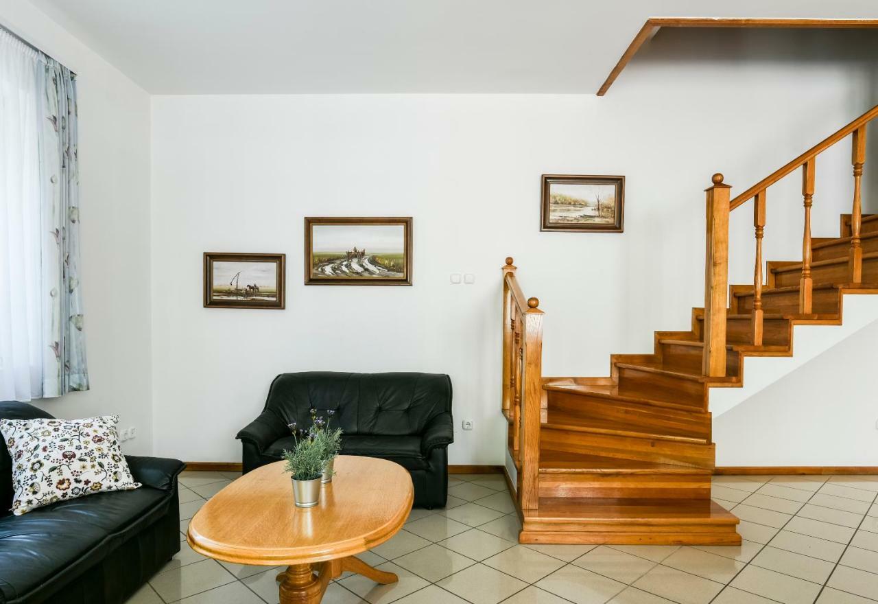 Gyorfi Apartmanhaz 자르마디 외부 사진